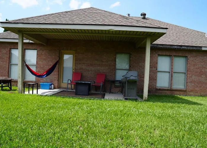 Family Retreat - Pool Table, Gym And Fire Pit